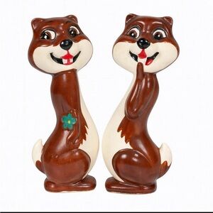 Vtg Salt & Pepper Shakers Ceramic Chipmunk Couple Brown White Retro Kitchen‎ MCM